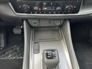 NISSAN Qashqai Xtronic n-connecta