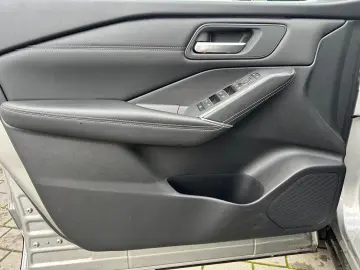 NISSAN Qashqai Xtronic n-connecta