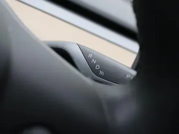 TESLA Model 3 Standard RWD Plus 93% SoH [ LFP-ACCU AUT