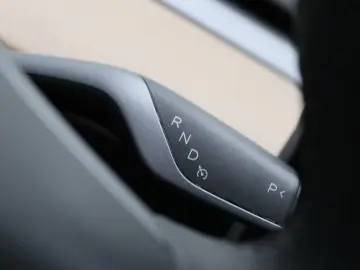 TESLA Model 3 Standard RWD Plus 94% SoH [ LFP ACCU AUT