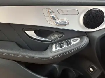 MERCEDES-BENZ GLC 300 4M-AMG AHK PANO DIS BusiP KomfP