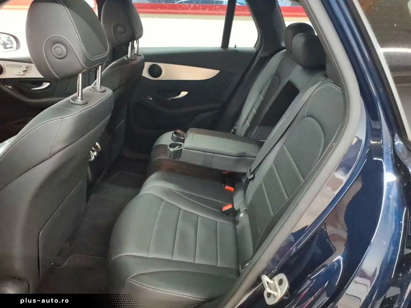 MERCEDES-BENZ GLC 300 4M-AMG AHK PANO DIS BusiP KomfP