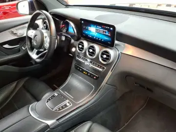 MERCEDES-BENZ GLC 300 4M-AMG AHK PANO DIS BusiP KomfP