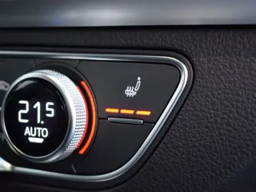 AUDI Q5 40 TFSI quattro  advanced Pano Navi LED ACC