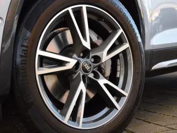 AUDI Q5 40 TFSI quattro  advanced Pano Navi LED ACC