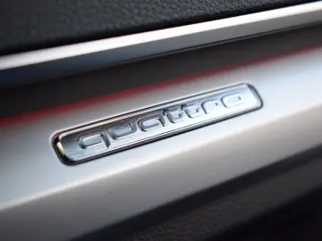 AUDI Q5 40 TFSI quattro  advanced Pano Navi LED ACC