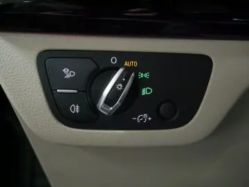 AUDI Q5 40 TFSI quattro advanced AHK PANO KAMERA NAVI