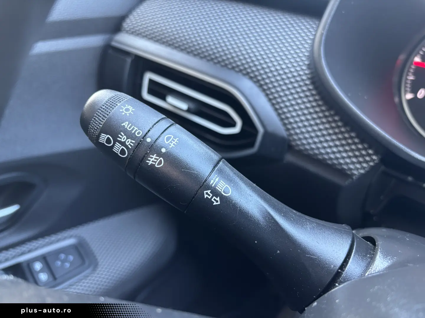 Dacia Logan TCe 90 MT6 Journey