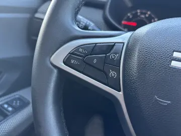 Dacia Logan TCe 90 MT6 Journey