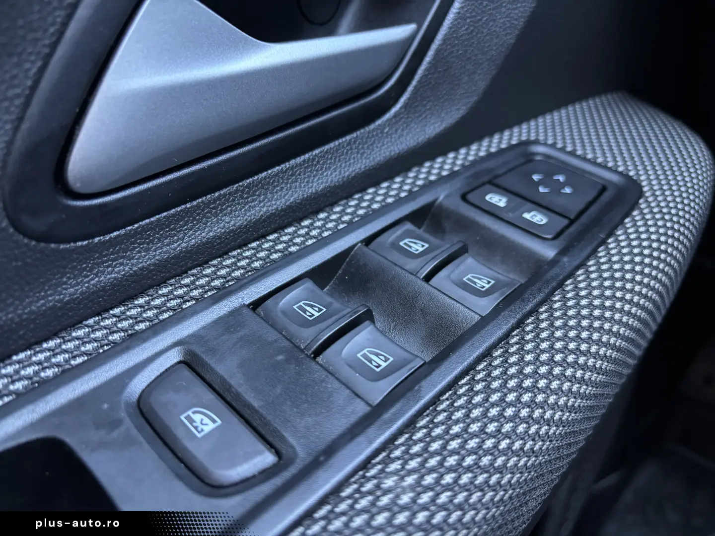 Dacia Logan TCe 90 MT6 Journey