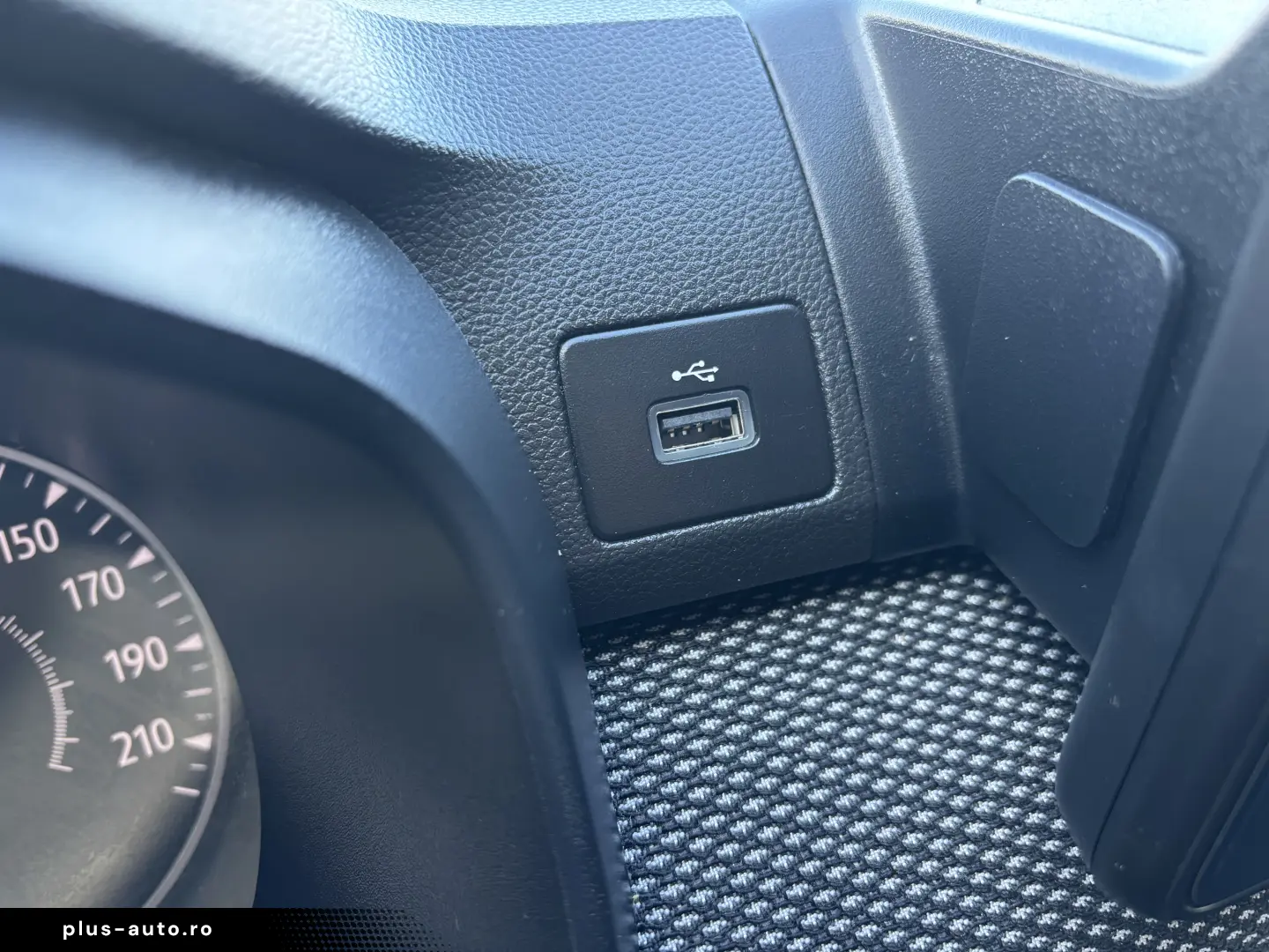 Dacia Logan TCe 90 MT6 Journey