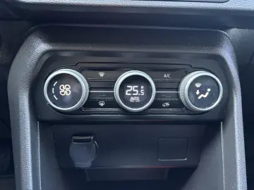 Dacia Logan TCe 90 MT6 Journey