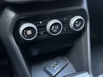 Dacia Logan TCe 90 MT6 Journey