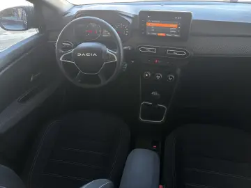 Dacia Logan TCe 90 MT6 Journey