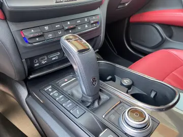 Maserati Ghibli GranSport