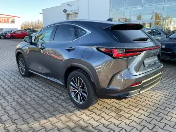 LEXUS NX 350h Executive Line ACC LED Pano SD 2xKlima