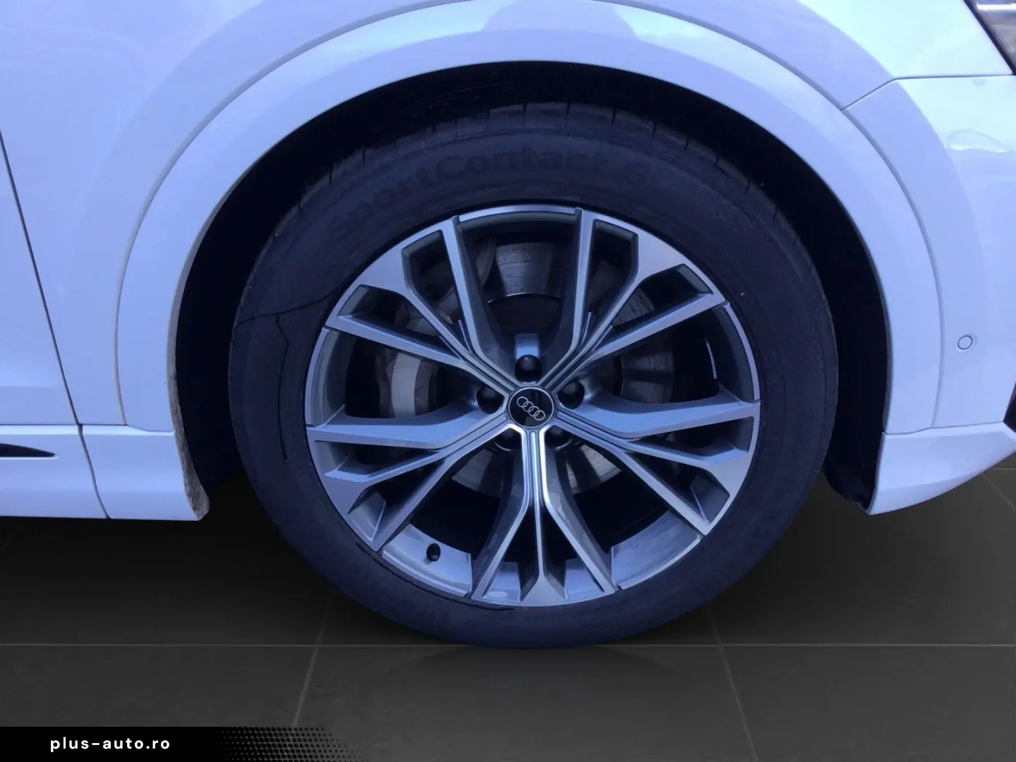 AUDI Q8 55 TFSIe Q S LINE PANO LEDER LM21 AHK