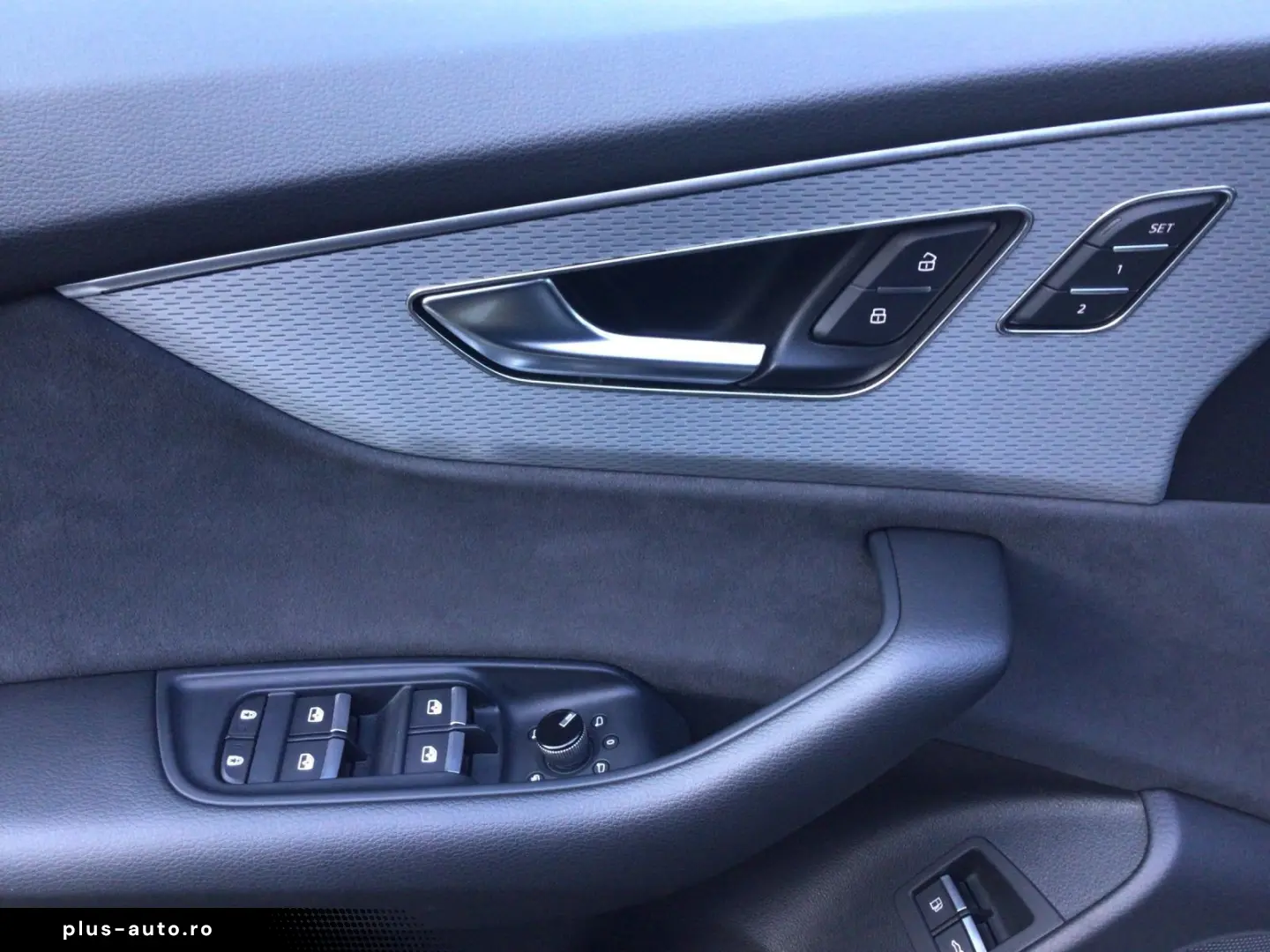 AUDI Q8 55 TFSIe Q S LINE PANO LEDER LM21 AHK