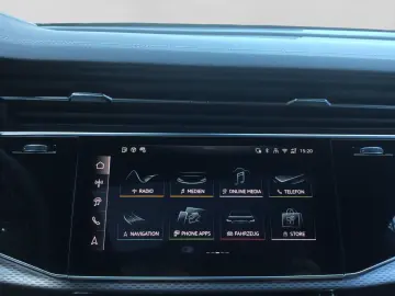 AUDI Q8 55 TFSIe Q S LINE PANO LEDER LM21 AHK