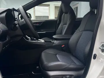 TOYOTA RAV 4 2.5 Style 4X4 FACELIFT LED NAVI JBL KAMERA