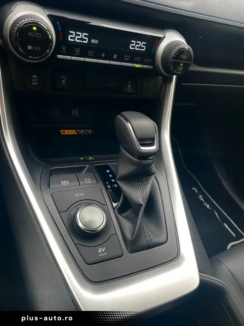 TOYOTA RAV 4 2.5 Style 4X4 FACELIFT LED NAVI JBL KAMERA