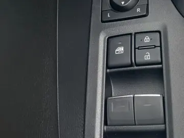 TOYOTA RAV 4 2.5 Style 4X4 FACELIFT LED NAVI JBL KAMERA