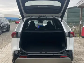 TOYOTA RAV 4 2.5 Style 4X4 FACELIFT LED NAVI JBL KAMERA