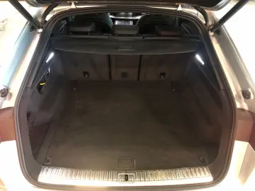 AUDI Q8 55 TFSI qu. S line Matrix AAS PAN HUD elS AHK