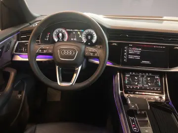 AUDI Q8 55 TFSI qu. S line Matrix AAS PAN HUD elS AHK