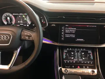 AUDI Q8 55 TFSI qu. S line Matrix AAS PAN HUD elS AHK