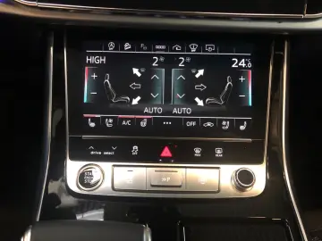 AUDI Q8 55 TFSI qu. S line Matrix AAS PAN HUD elS AHK