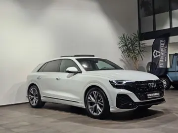 AUDI Q8 55 TFSI e S Line Black Pano Matrix HuD AHK 21