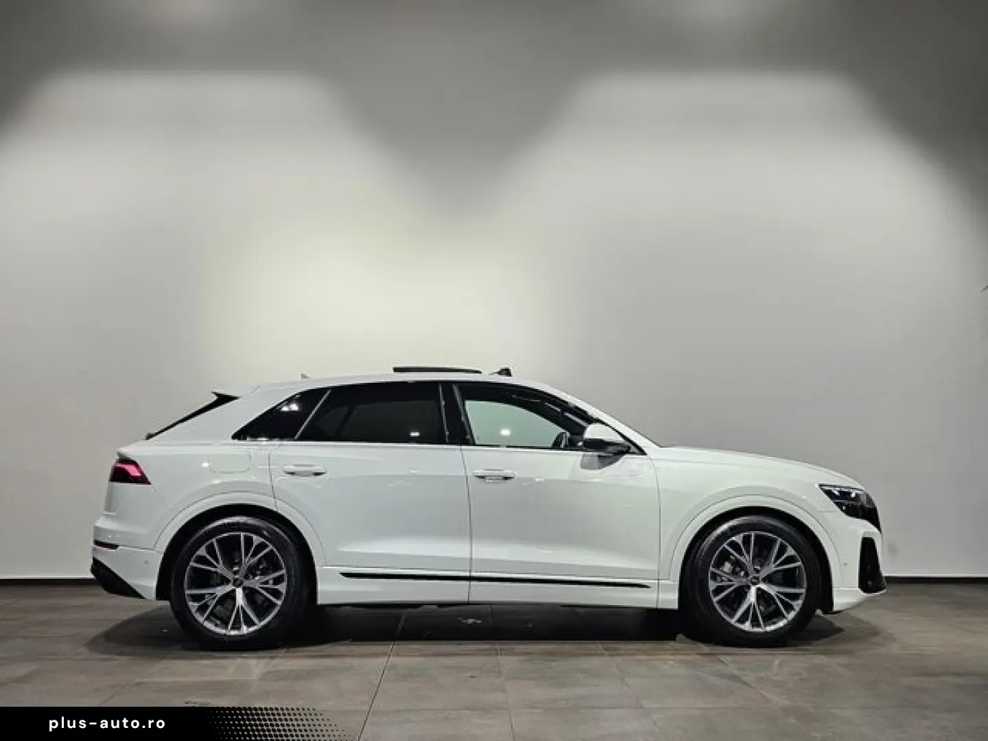 AUDI Q8 55 TFSI e S Line Black Pano Matrix HuD AHK 21