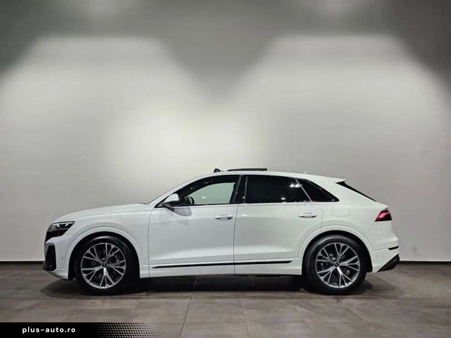 AUDI Q8 55 TFSI e S Line Black Pano Matrix HuD AHK 21