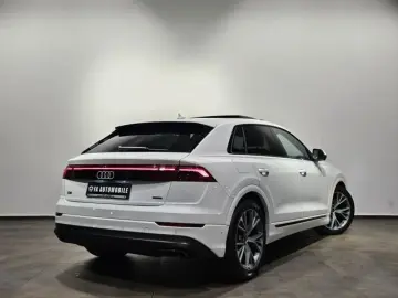AUDI Q8 55 TFSI e S Line Black Pano Matrix HuD AHK 21