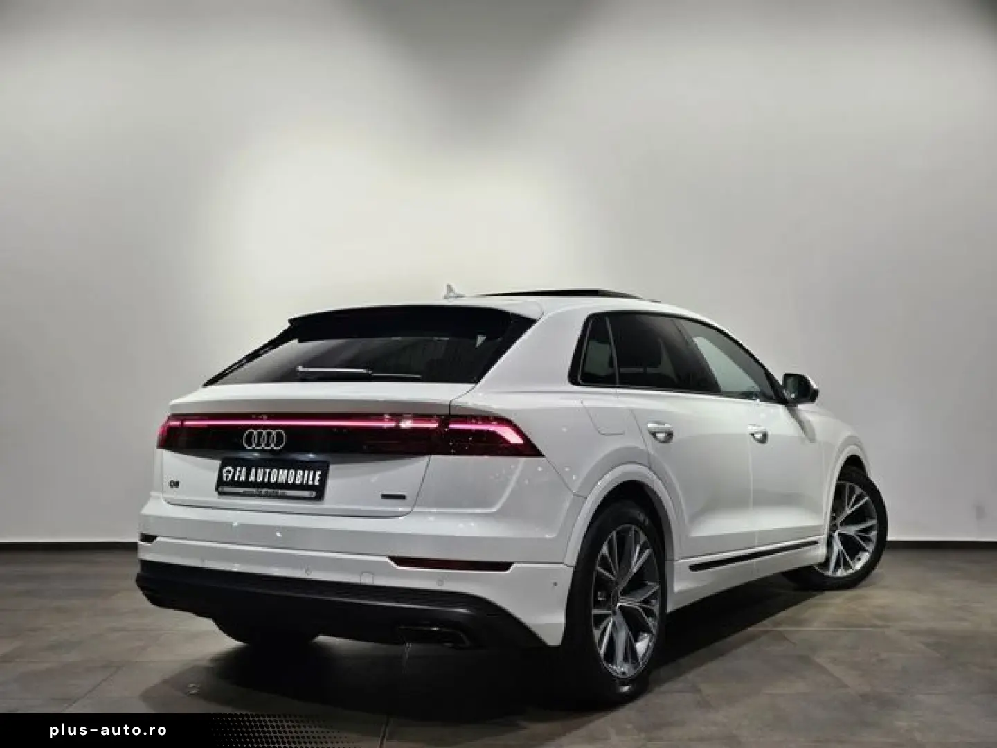 AUDI Q8 55 TFSI e S Line Black Pano Matrix HuD AHK 21