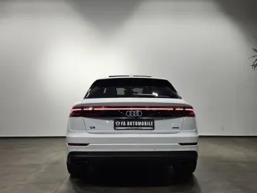 AUDI Q8 55 TFSI e S Line Black Pano Matrix HuD AHK 21