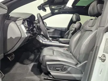 AUDI Q8 55 TFSI e S Line Black Pano Matrix HuD AHK 21