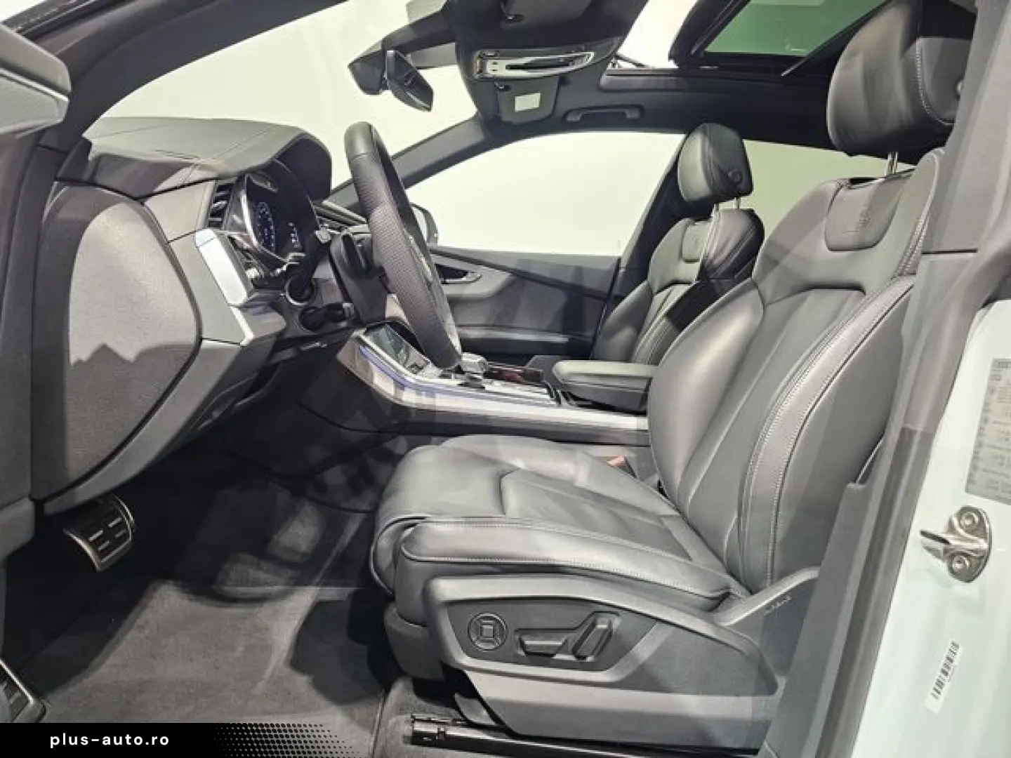 AUDI Q8 55 TFSI e S Line Black Pano Matrix HuD AHK 21