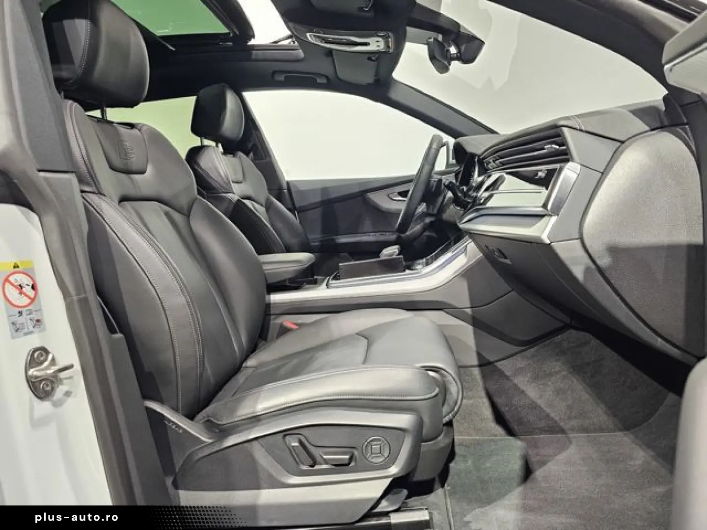 AUDI Q8 55 TFSI e S Line Black Pano Matrix HuD AHK 21