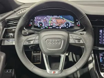 AUDI Q8 55 TFSI e S Line Black Pano Matrix HuD AHK 21