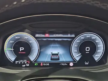 AUDI Q8 55 TFSI e S Line Black Pano Matrix HuD AHK 21