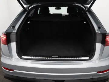 AUDI Q8 S-Line 50TDI quattro   Pano  Matrix  B&O  AHK