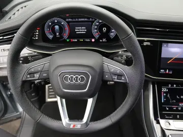 AUDI Q8 S-Line 50TDI quattro   Pano  Matrix  B&O  AHK