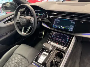 AUDI Q8 50TDI S-Line Black 23zoll Allradlenk.Pano B&0