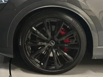 AUDI Q8 60 TFSI e quattro S-Line 23Zoll PANORAMA LASE