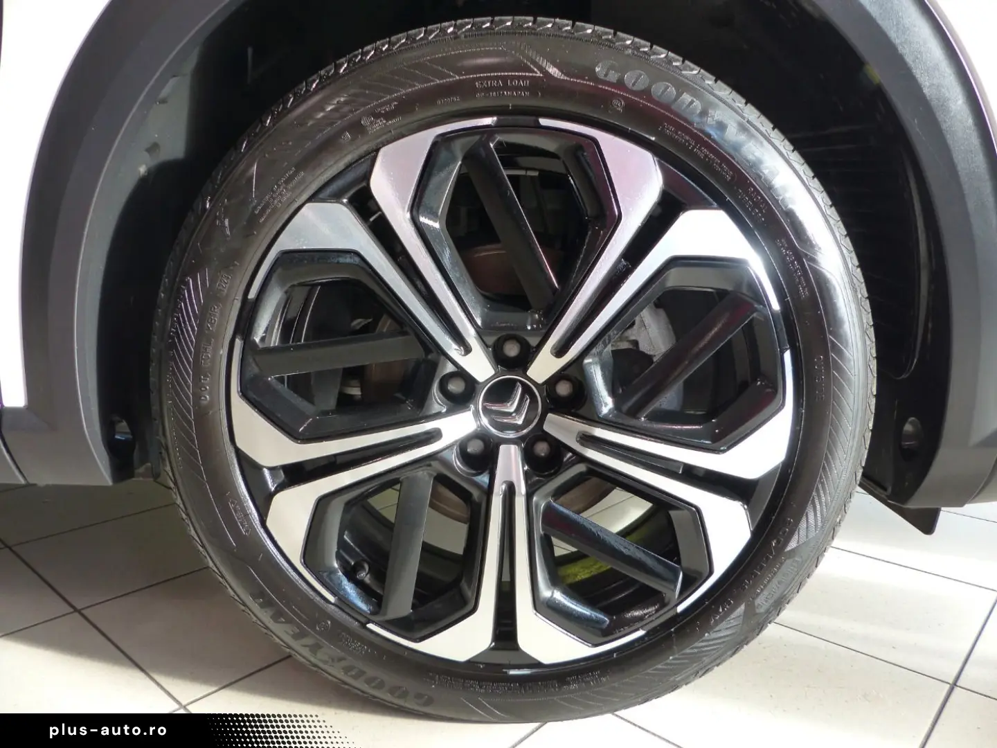 CITROEN C5X 1.2 PureTech 130 SHINE ACC LED Navi 2xKlima