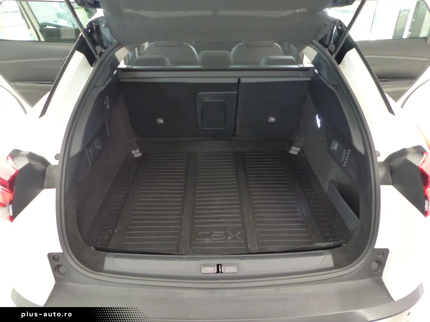 CITROEN C5X 1.2 PureTech 130 SHINE ACC LED Navi 2xKlima