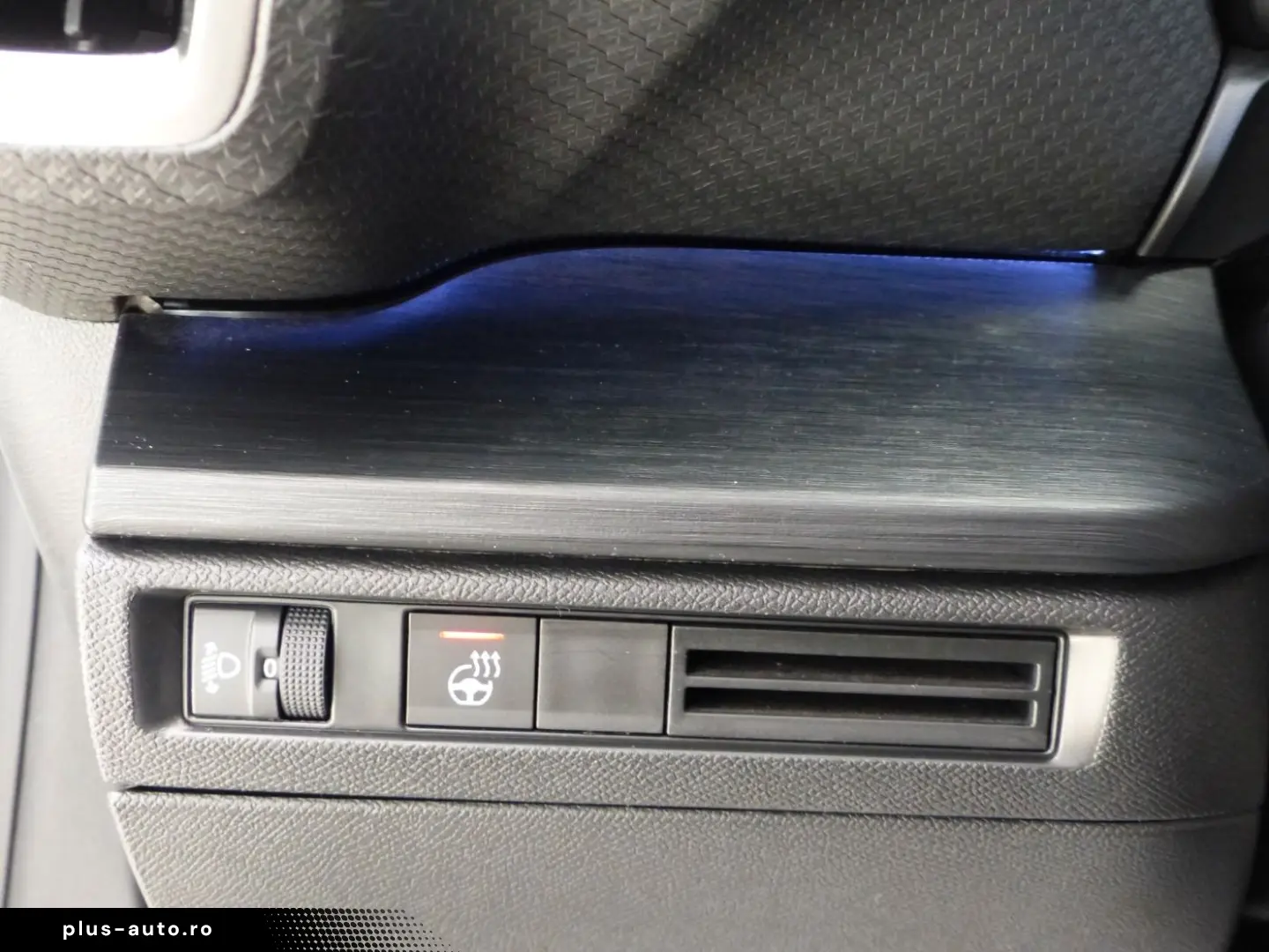 CITROEN C5X 1.2 PureTech 130 SHINE ACC LED Navi 2xKlima