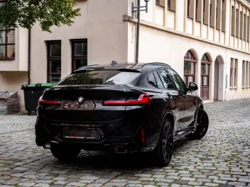 BMW X4 xDrive20d M Sport PANO KAMERA ALLBLACK 20ZOLL